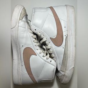 Pink Nike Blazer Mid '77 Vntg Sneakers